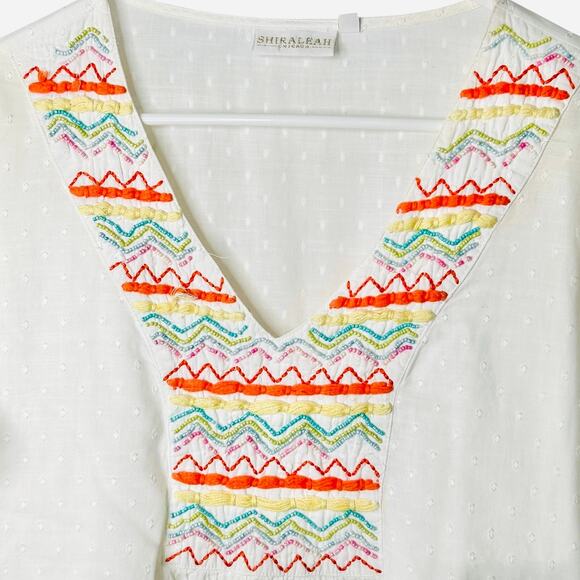 Shiraleah Chicago White Beaded V Neck Trimmed Tunic Top Women Size Medium - Picture 2 of 5